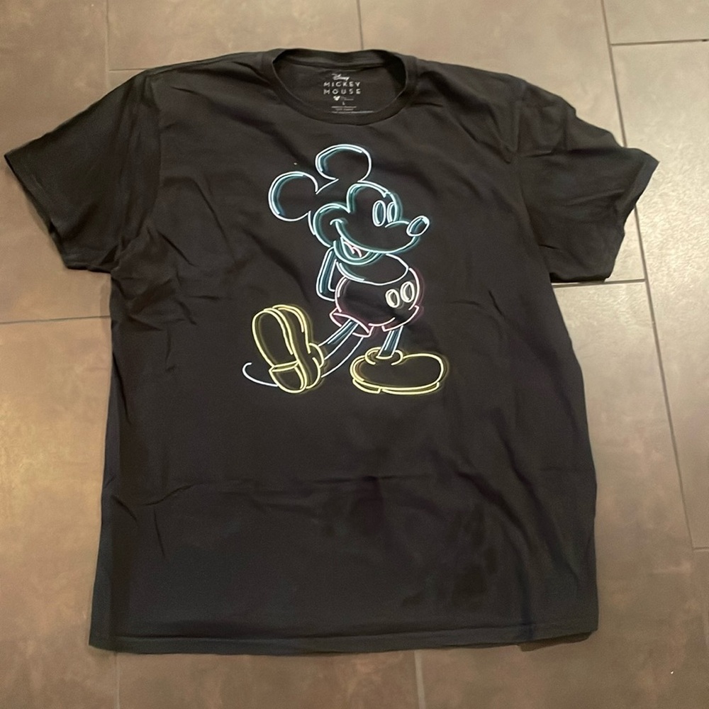 Disney Mickey Mouse shirt size L